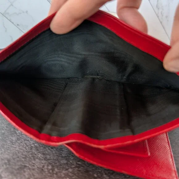 Prada Red Leather Wallet – Classic Snap Closure - Picture 13 of 17